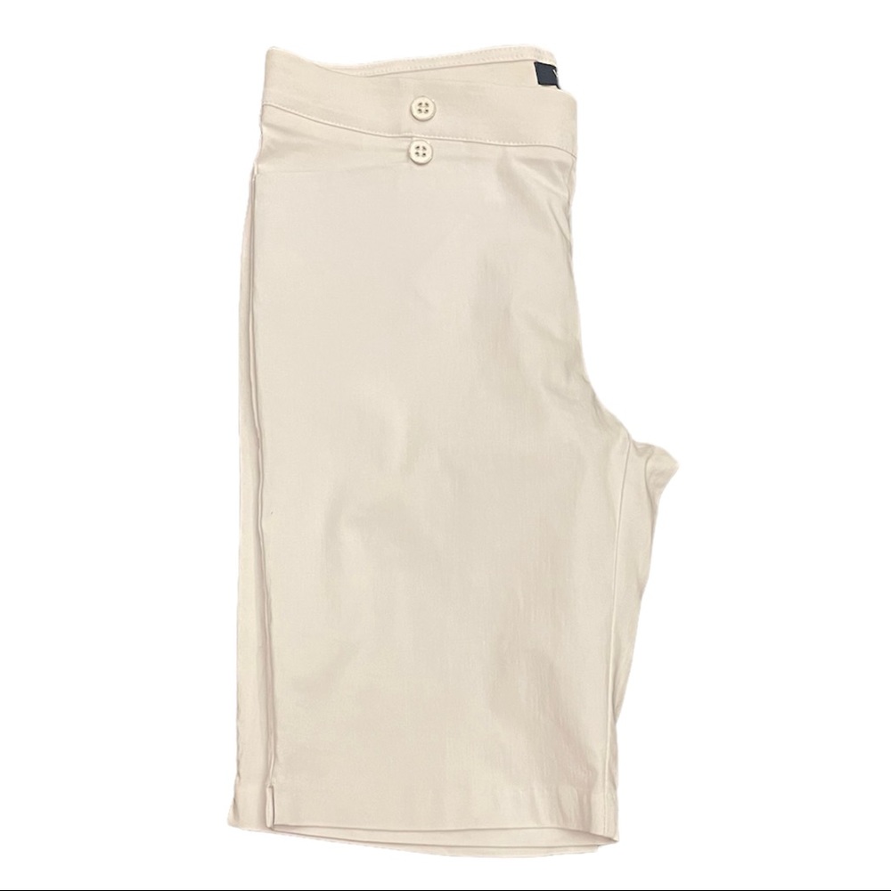 **NEW**Verve Blues White Women’s Dress Shorts Size Large NWOT